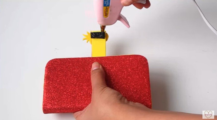 make glittering cell phone case