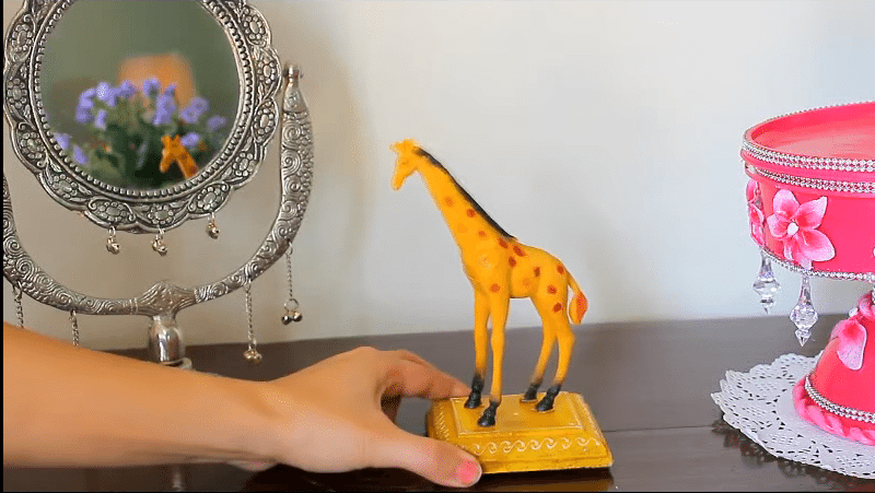 8 Great ideas to use old toys for home decor14