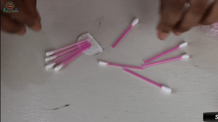 How to make wall hanging using cotton buds4