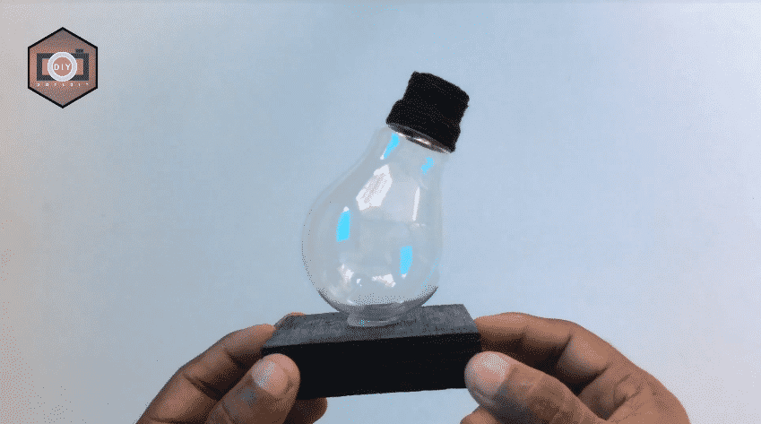 How to build a mini aquarium use waste electric bulb12