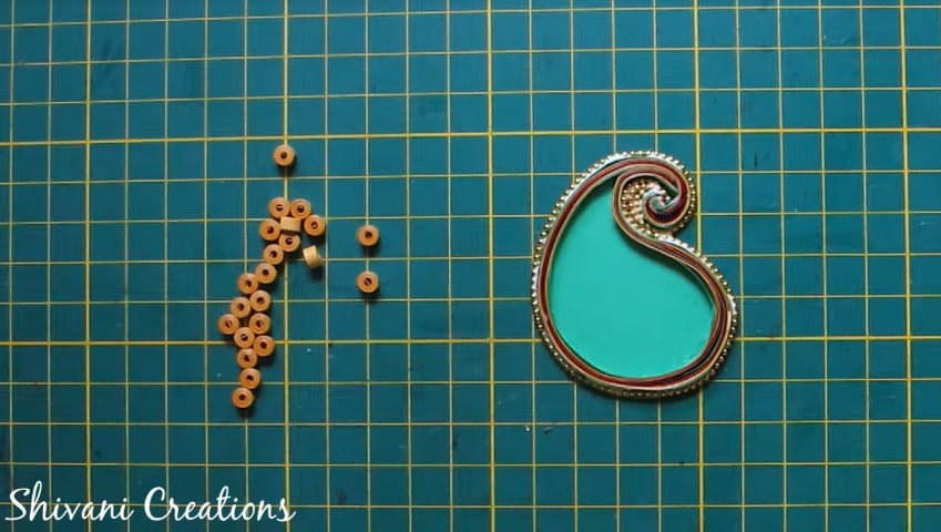 How to make paper quilling necklace set16