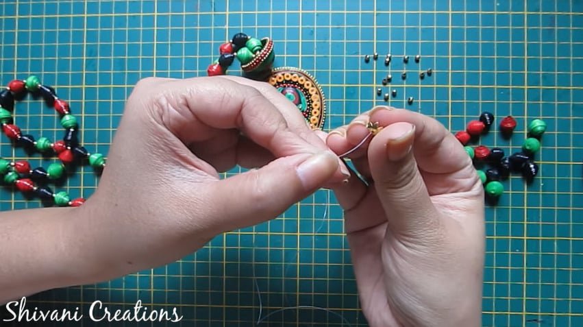 How to make paper quilling necklace set32