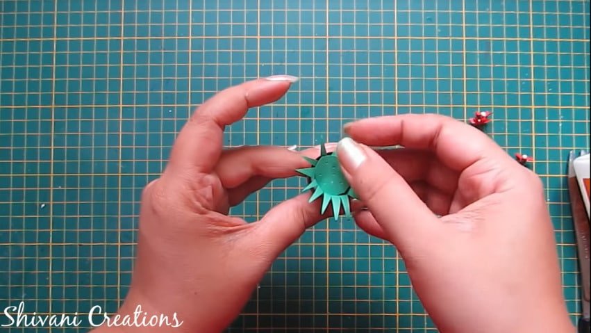 How to make quilled tricycle miniature plant stand41