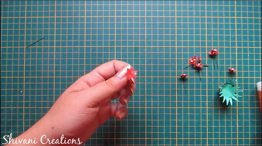 How to make quilled tricycle miniature plant stand42