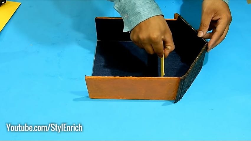 How to reuse cardboard to make jewelry organizer12