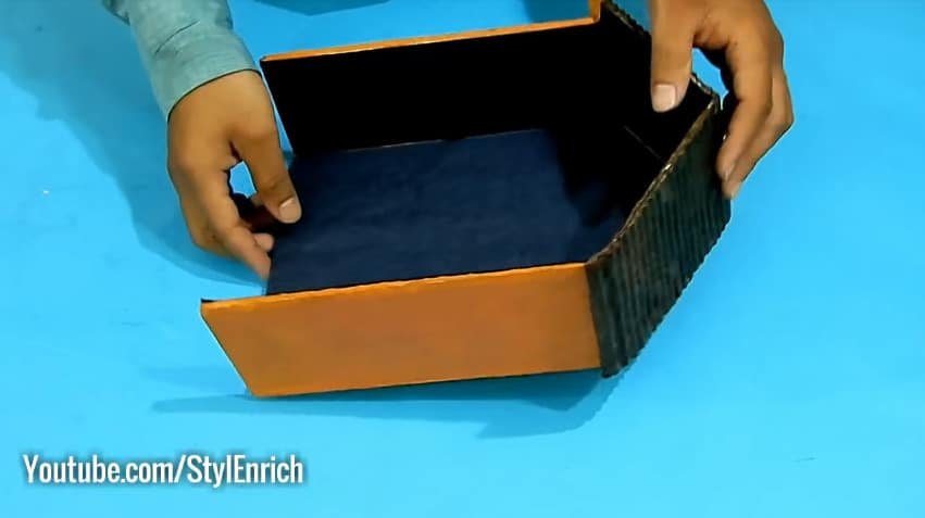 How to reuse cardboard to make jewelry organizer8