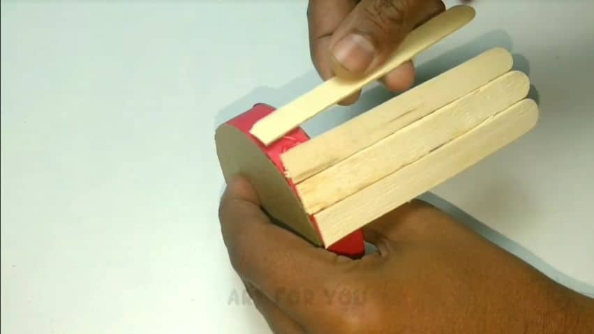 How to make flowerpot from popsicle sticks6