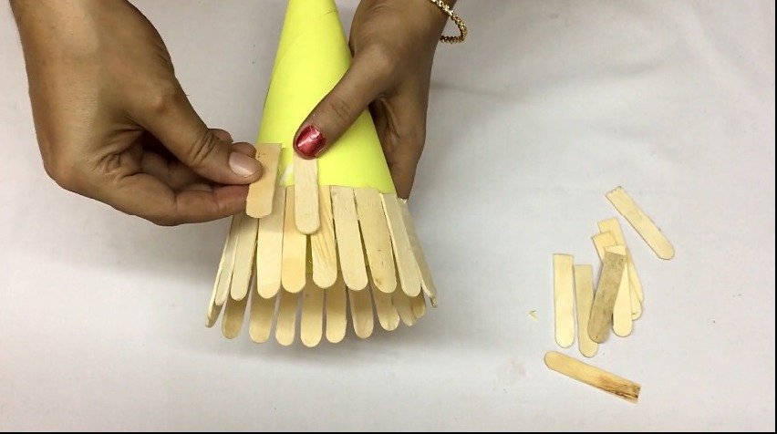 Easy flower vase making with popsicle sticks