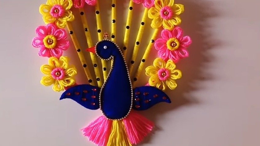 Easy Peacock Wall Hanging