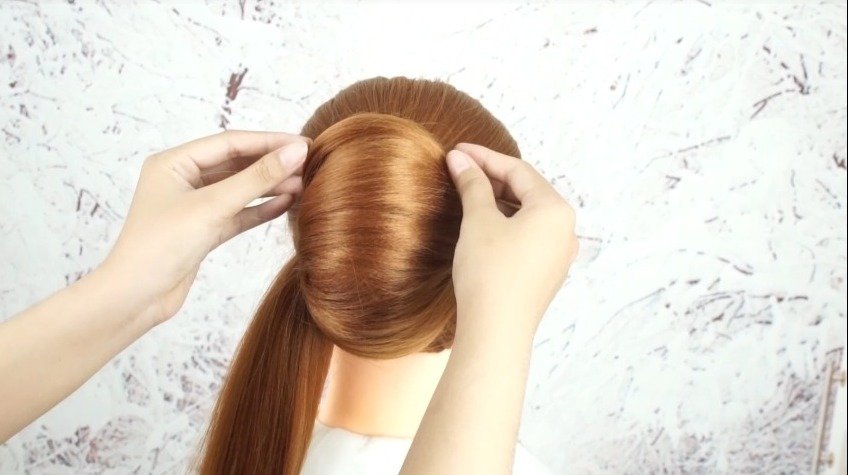 French Roll Hairstyle with Clutcher