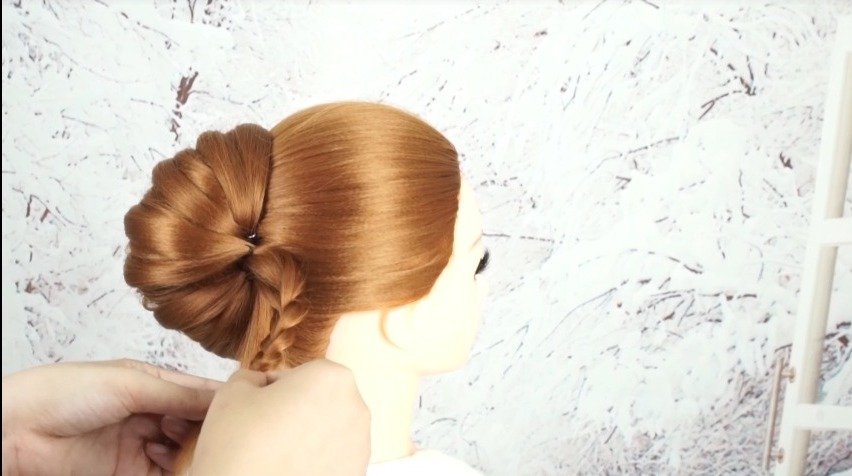 French Roll Hairstyle with Clutcher