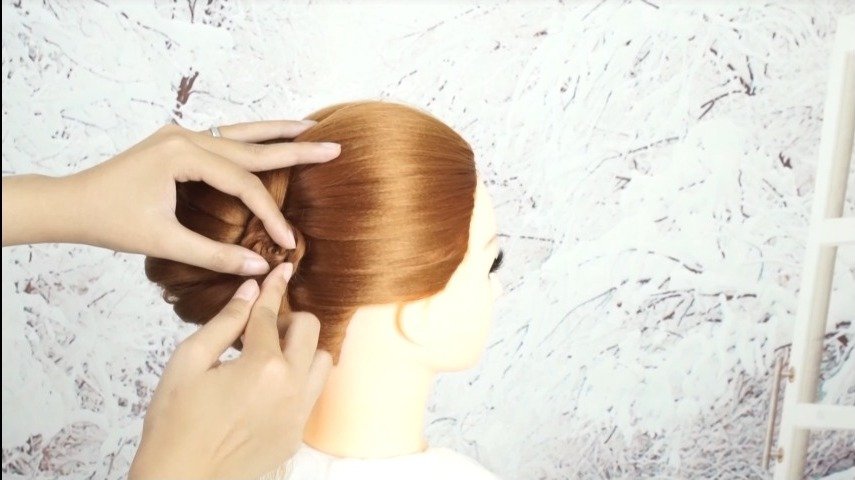 French Roll Hairstyle with Clutcher