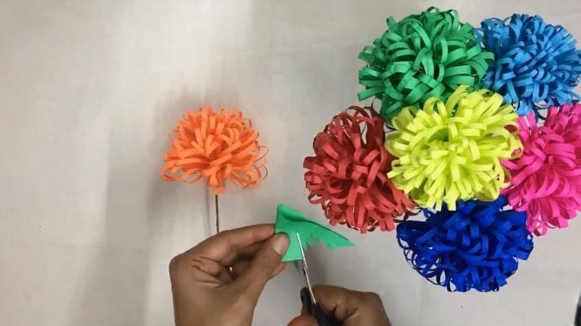 How to make fluffy flowers from paper