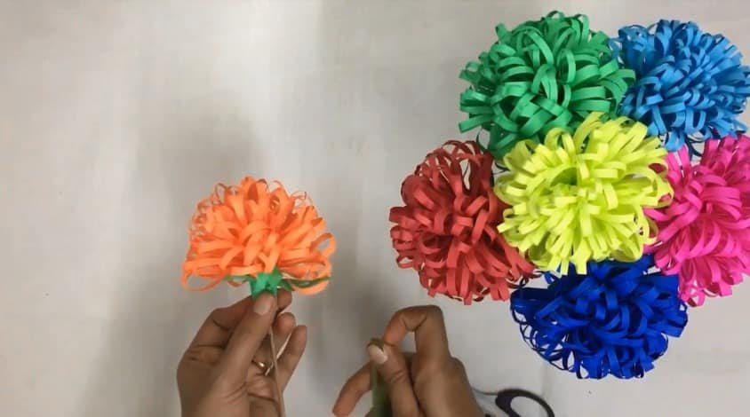 How to make fluffy flowers from paper