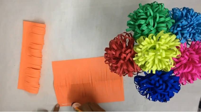 How to make fluffy flowers from paper