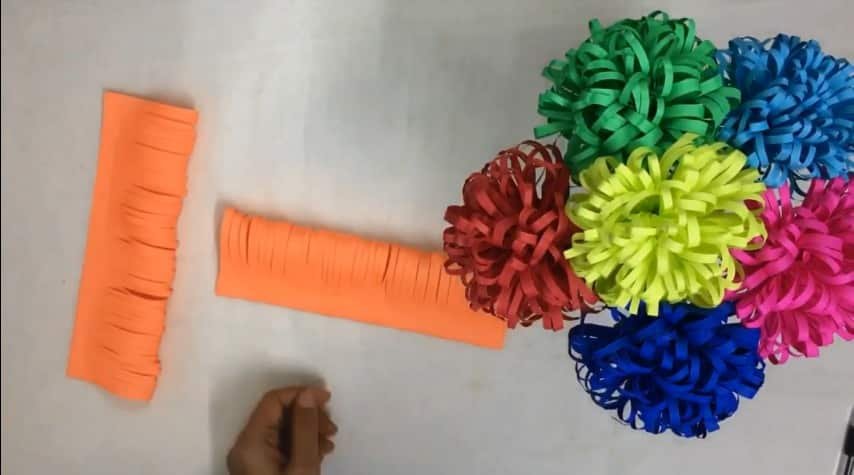 How to make fluffy flowers from paper