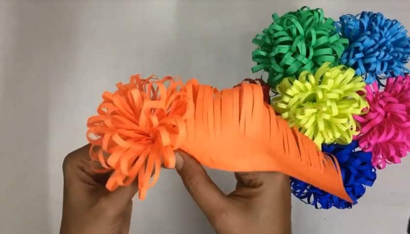 How to make fluffy flowers from paper