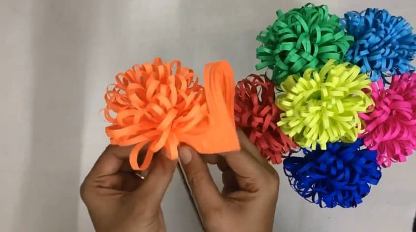 How to make fluffy flowers from paper