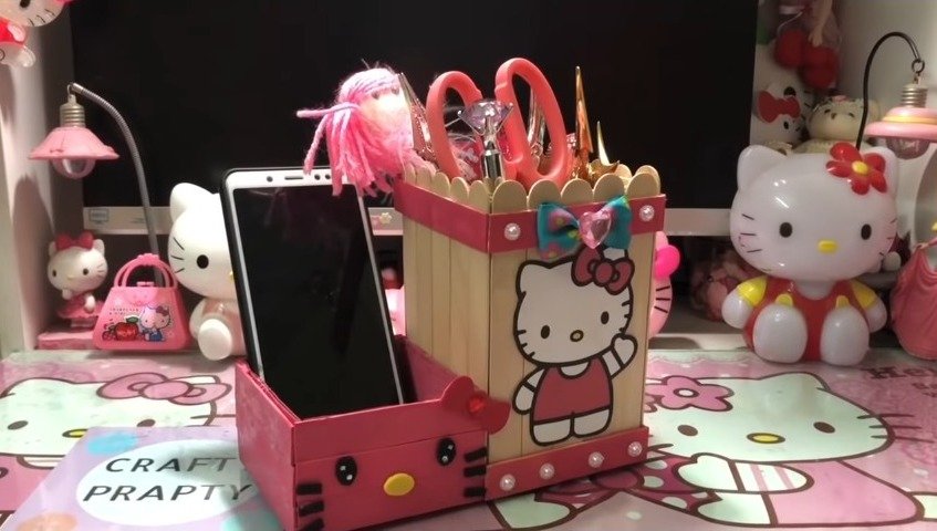 Pen holder with icecream sticks