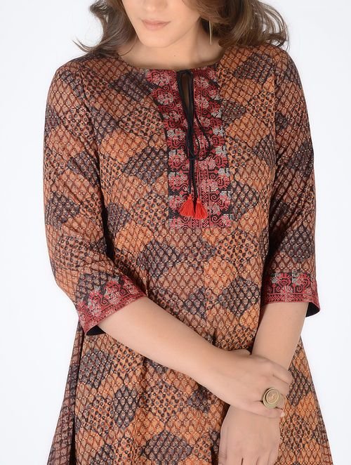 Beautiful Ladies Latest Kurti Designs 