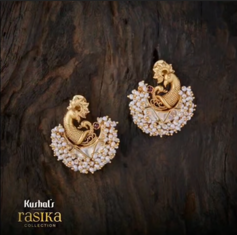 Daily Wear Earring Designs in Gold