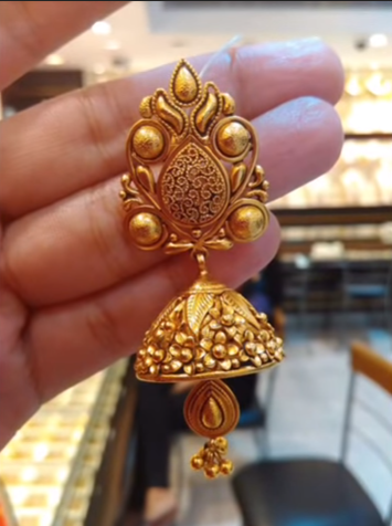 Daily Wear Earring Designs in Gold