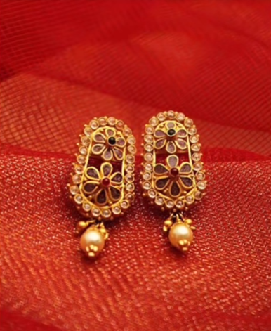 Daily Wear Earring Designs in Gold