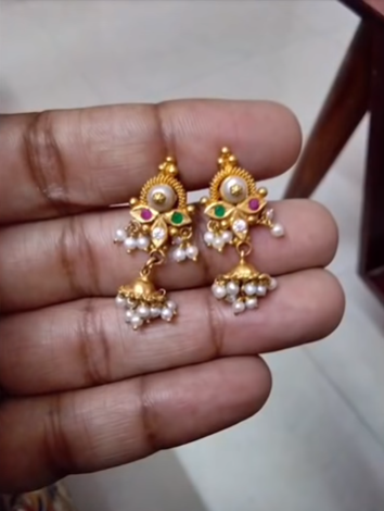 Daily Wear Earring Designs in Gold