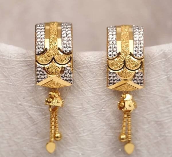 Light Weight Golden Latkan Earrings