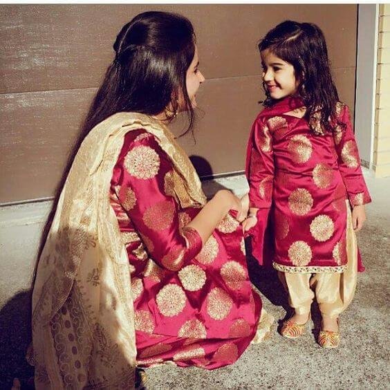 Mother-Daughter Matching Outfits