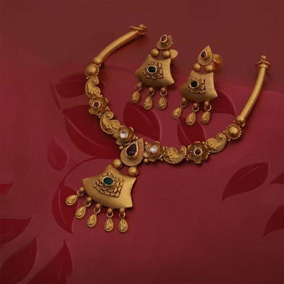 Antique Gold Necklace Designs