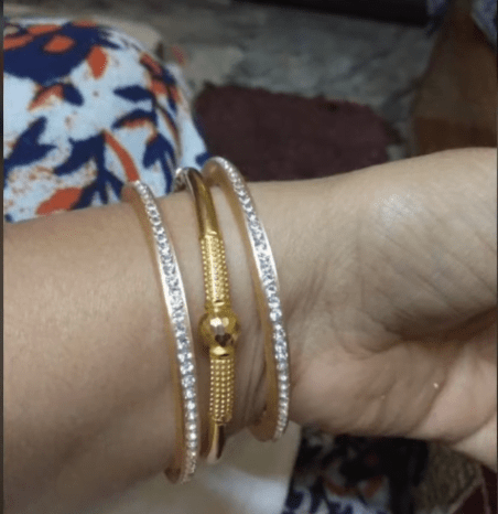 Exclusive gold bangles designs 4