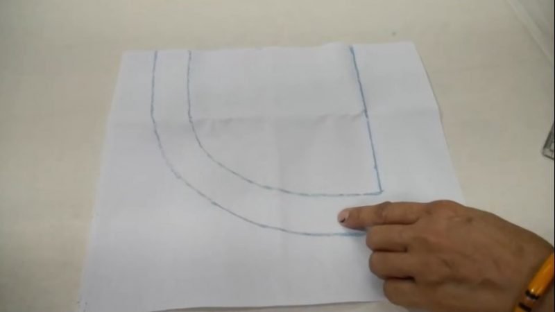 drawing neck lines using chalk