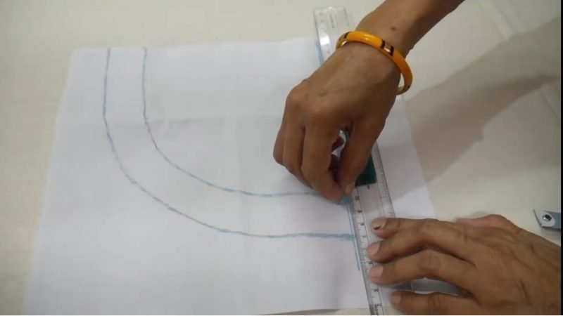 drawing neck lines using chalk1