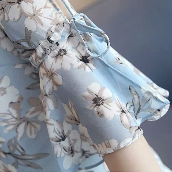 bell sleeve with floral print