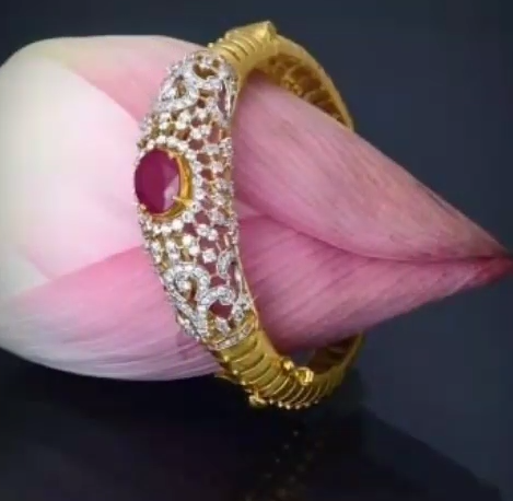 Gold Stone Bridal Bangle Designs2