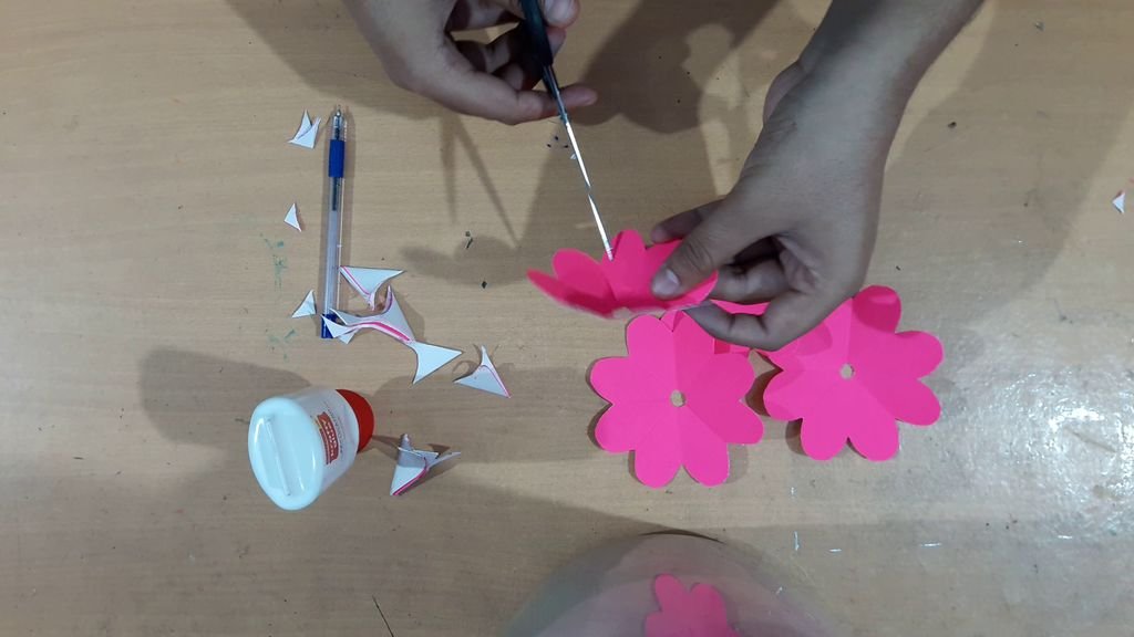 making flower with pink color paper1