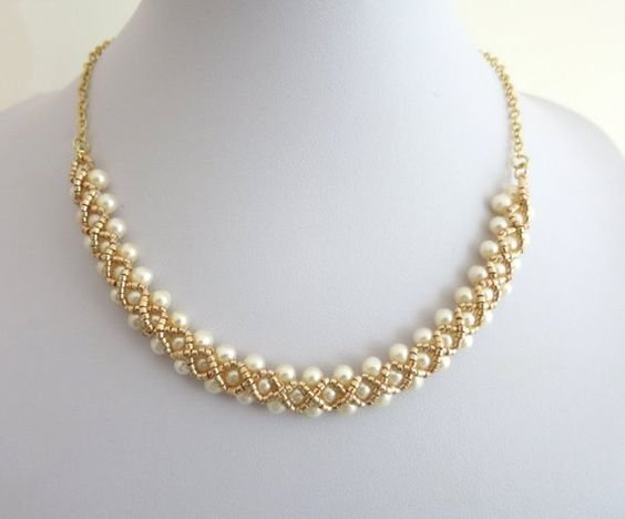 simple pearl necklace