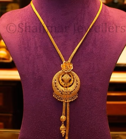 Gold Pendant Designs with Long and Short Chains4