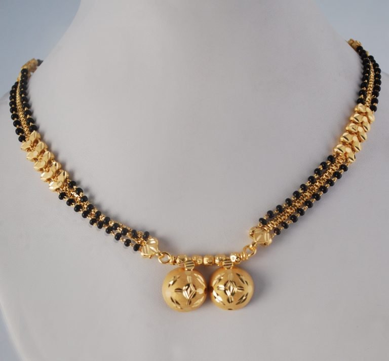 Latest Beautiful Gold Long Mangalsutra Designs1