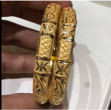 Latest Gold Bangle Designs10