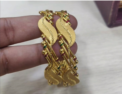 Latest Gold Bangle Designs13