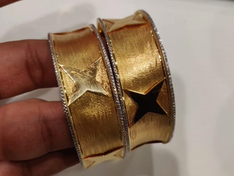 Latest Gold Bangle Designs18