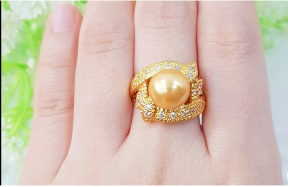 golden pearl ring design