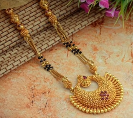 Latest Long Gold Mangalsutra Designs7