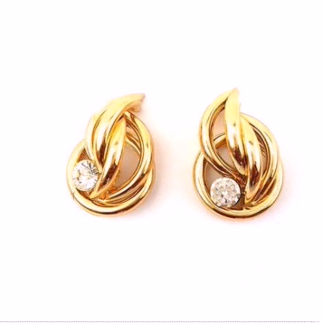 Top Stunning Light Weight Gold Stud Earrings15