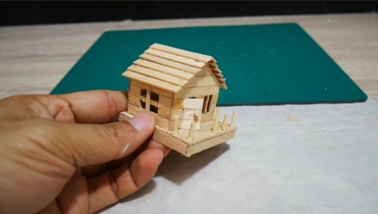 Hot Glue Waterfall Mini House21