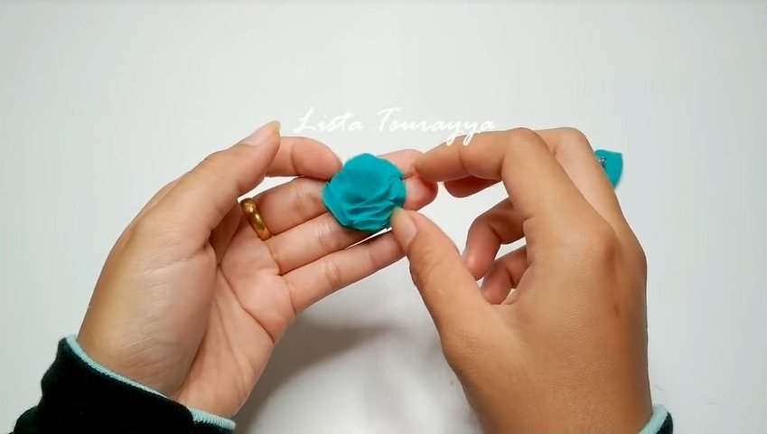 How to Make a Chiffon Fabric Flower with Pompom21