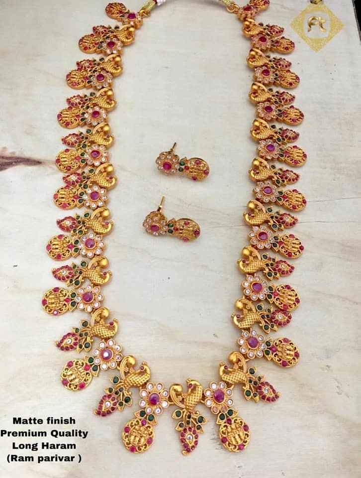 Stylish Gold Necklace Designs Collection2