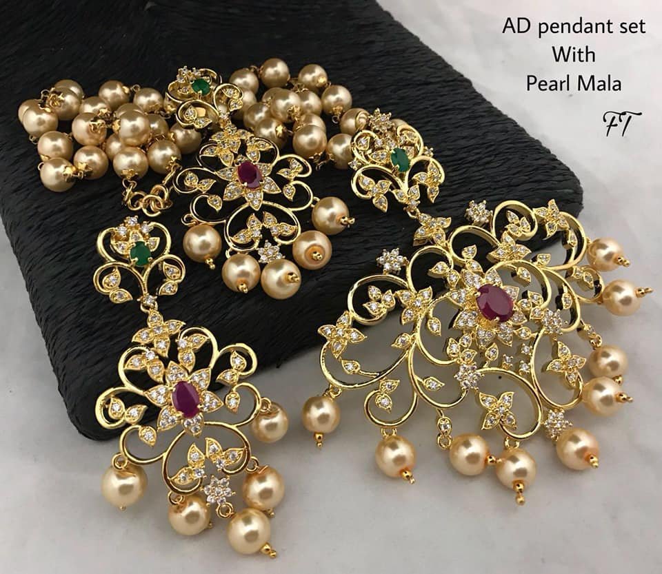 Stylish Gold Necklace Designs Collection5